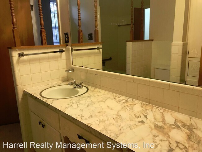 Building Photo - 2 br, 2 bath House - 13001 Woodway Dr.