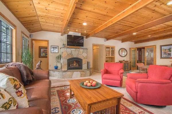 Building Photo - 13765 Mogul Way