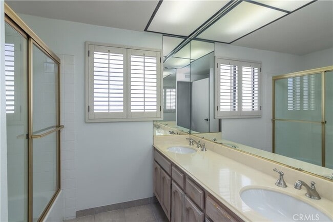 Building Photo - 12235 Shady Hollow Ln