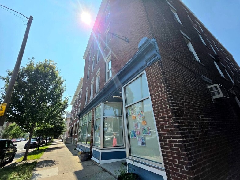 Building Photo - 90 Congress St