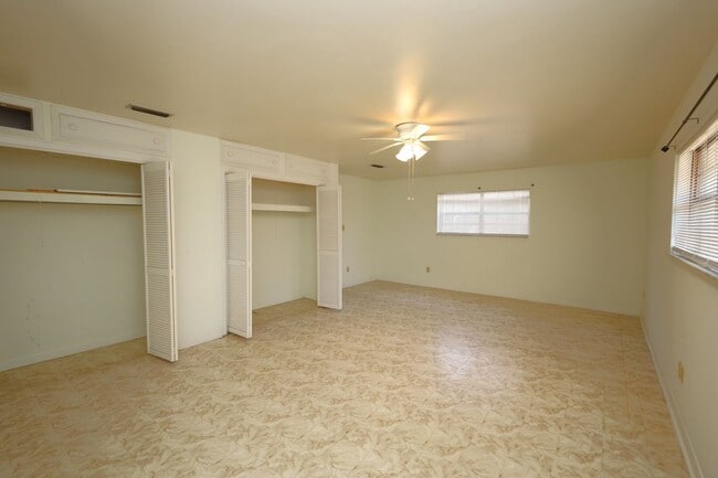 Building Photo - 601 E Stanfill St