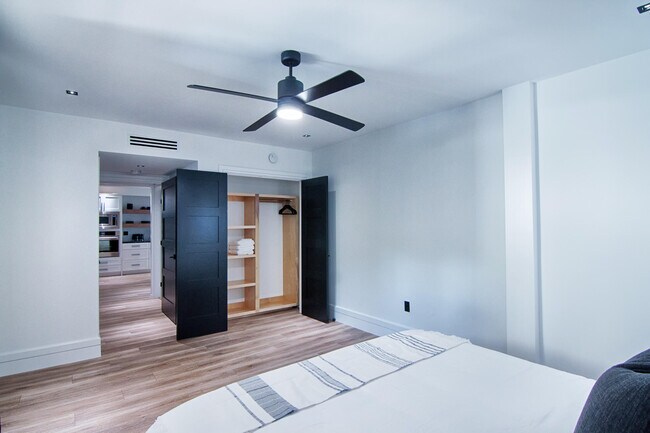 Building Photo - 2770 Polo Island Dr