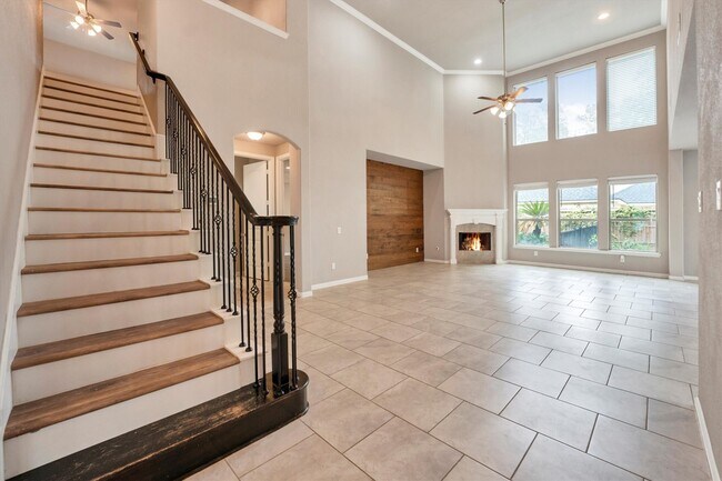Building Photo - 6723 Mossridge Dr