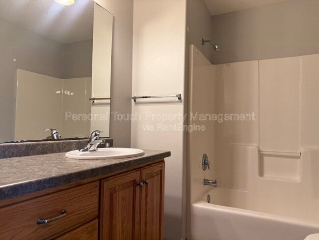 Building Photo - 1143 39th Ave S