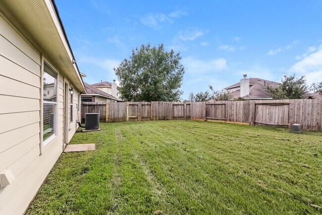 Building Photo - 5203 Lost Cove Ln