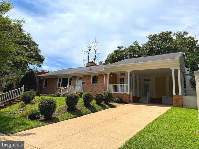 Building Photo - 1614 Littlepage St