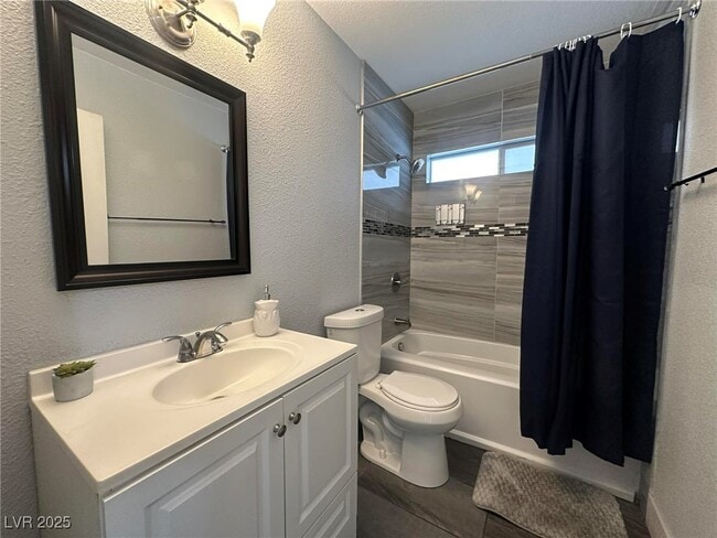 Building Photo - 2419 E Vegas Valley Dr