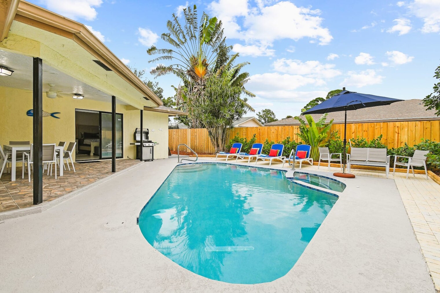 Building Photo - 9126 E Highland Pines Blvd