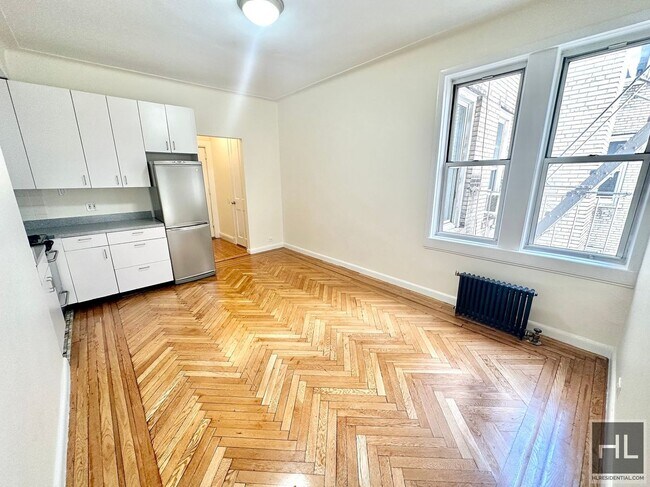 Building Photo - WEST 13 STREET