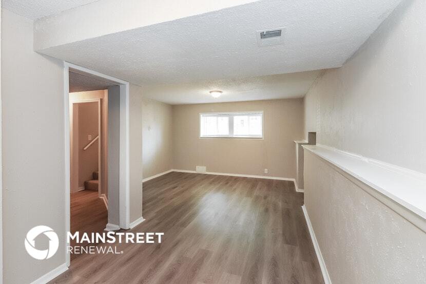 Building Photo - 15505 Vicie Ave