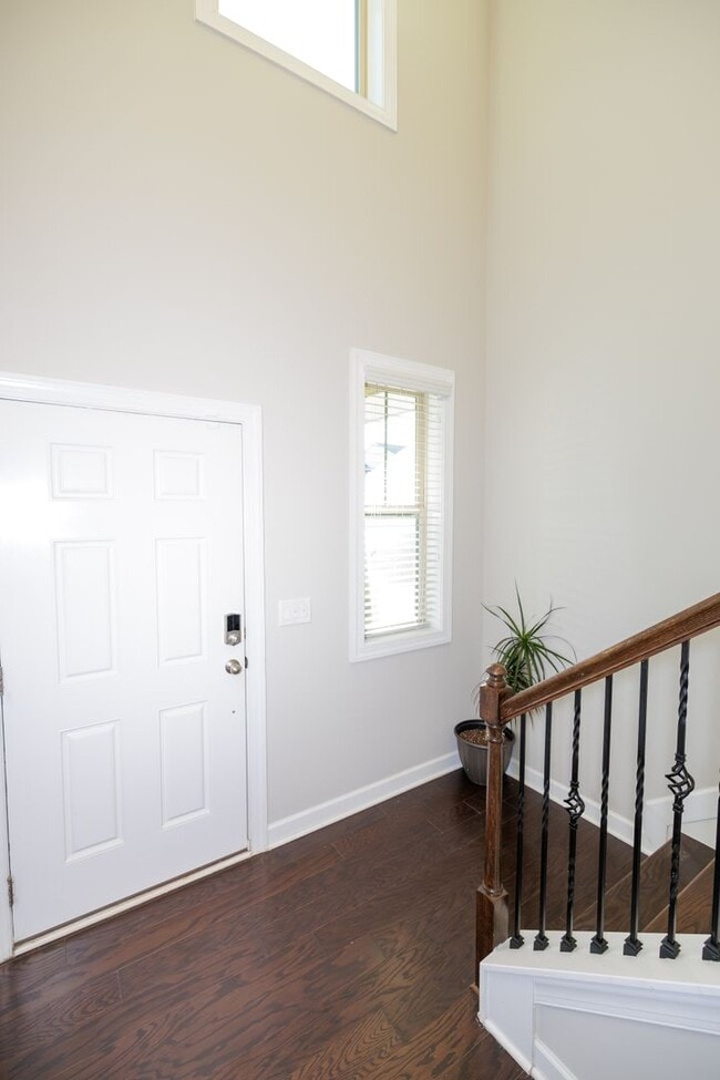 Building Photo - Spacious & Stylish Meritage Home with Sunr...
