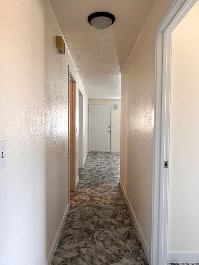 Building Photo - OWN937