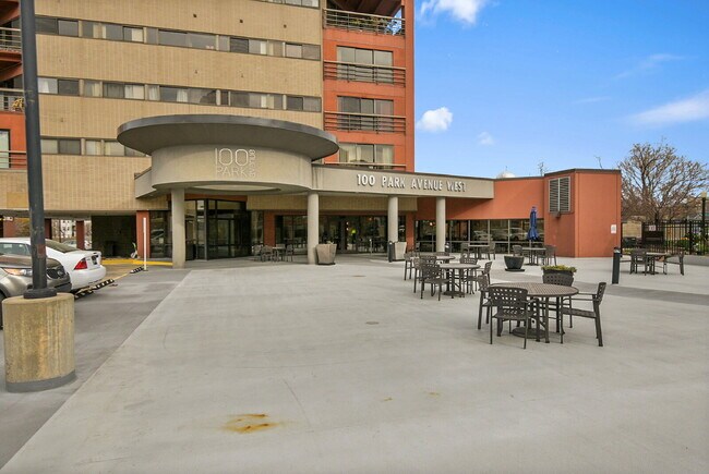 Building Photo - $1,750.00 - 1 Bedroom, 1 Bathroom, Condo in Denver with Cozy Balcony!