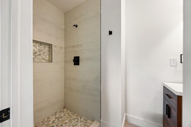Building Photo - 3360 N 57th Dr