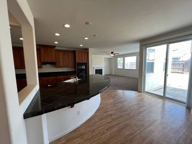 Building Photo - 2553 Acapulco Way