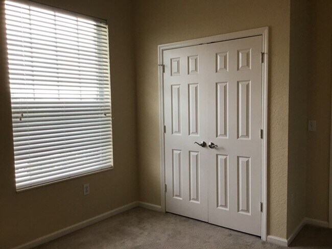 Building Photo - 6240 Contessa Dr