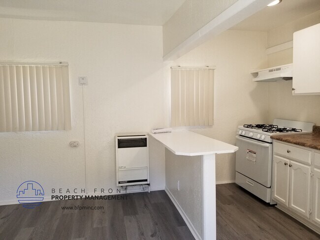 Building Photo - 2305 Lemon Ave.