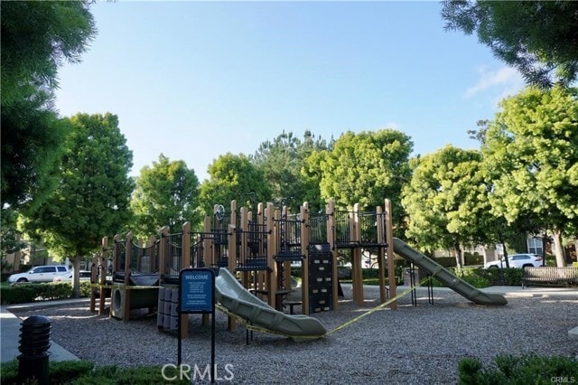 Building Photo - 72 Chantilly