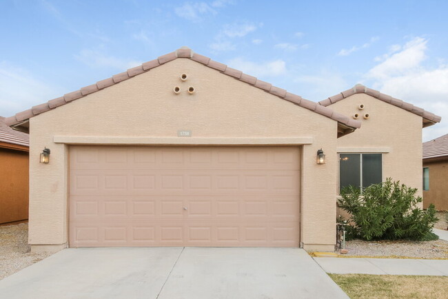 Primary Photo - 1758 W Desert Hills Dr