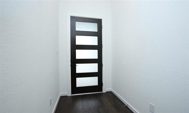 Building Photo - 9634 Wright Dr