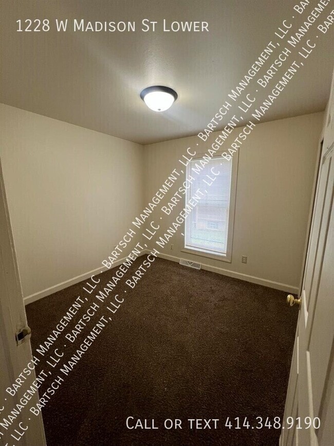 Building Photo - 1228 W Madison St