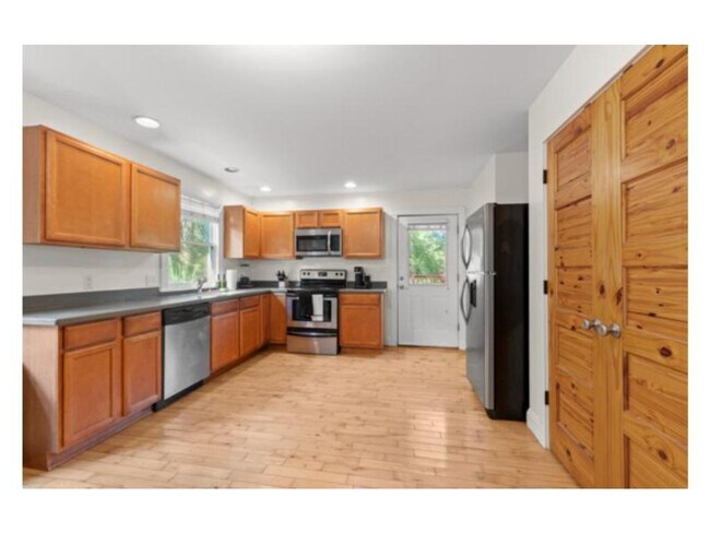 Building Photo - 120 Kendene St