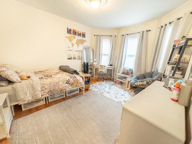 Building Photo - 12 Hamlin St