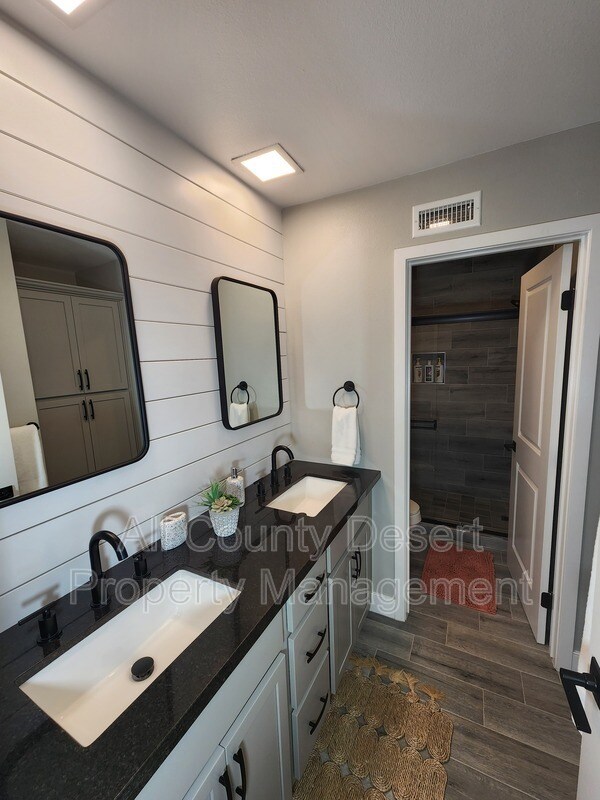 Building Photo - 82190 Waring Way