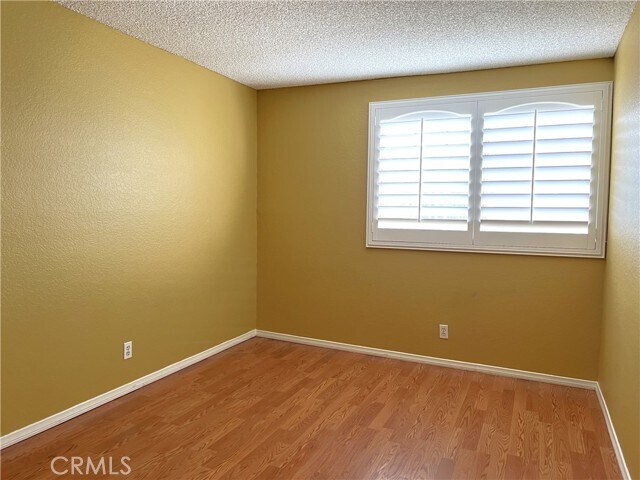 Building Photo - 1349 Crestmont Dr