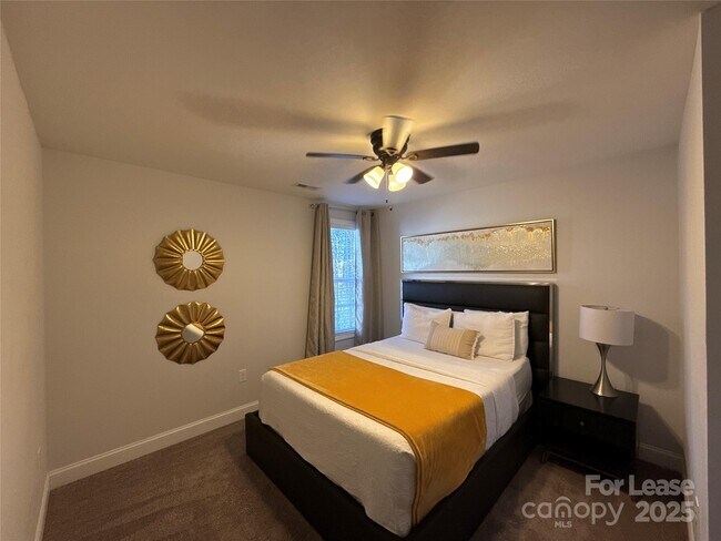 Building Photo - 5120 Lakeview Rd