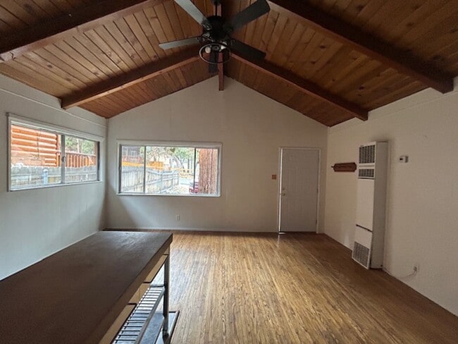 Building Photo - 275 Leonard Ln