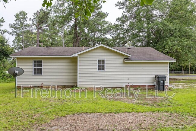 Building Photo - 2140 Veterans Dr