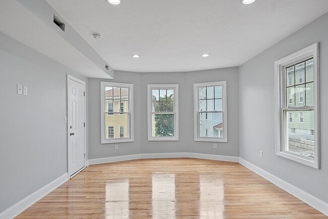 Building Photo - 79 Gage St