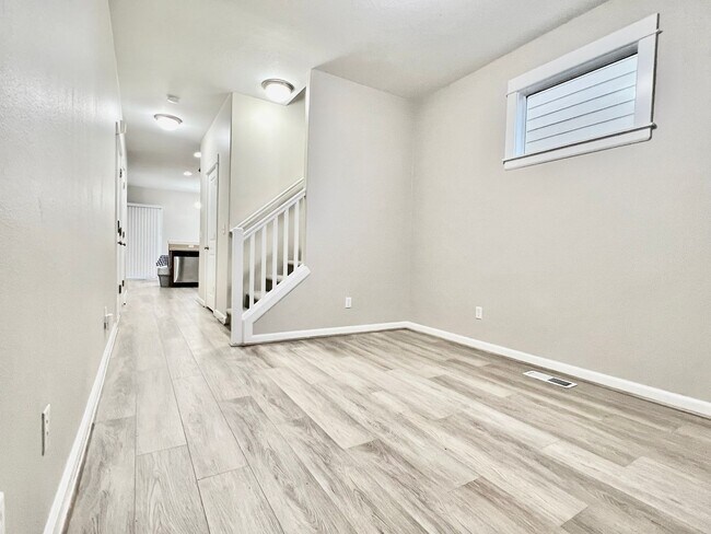 Building Photo - Meticulously maintained