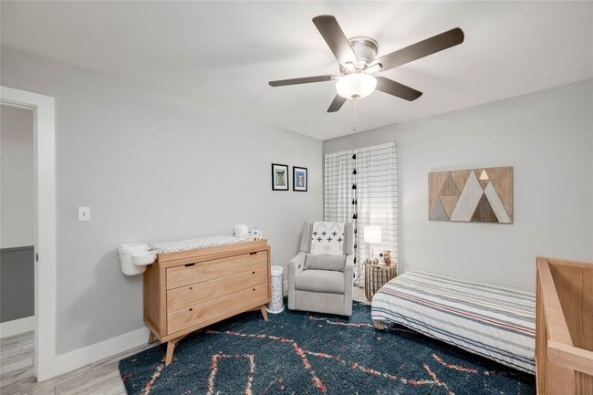 Building Photo - 11512 Oak Trail