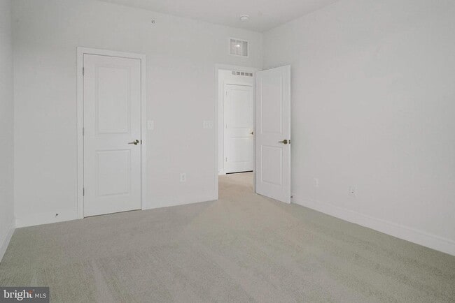 Building Photo - 43288 Farringdon Sq