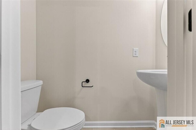 Building Photo - 505 Sadie Cir