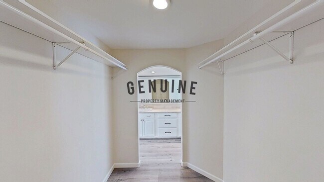 Building Photo - 1224 W Balboa Blvd