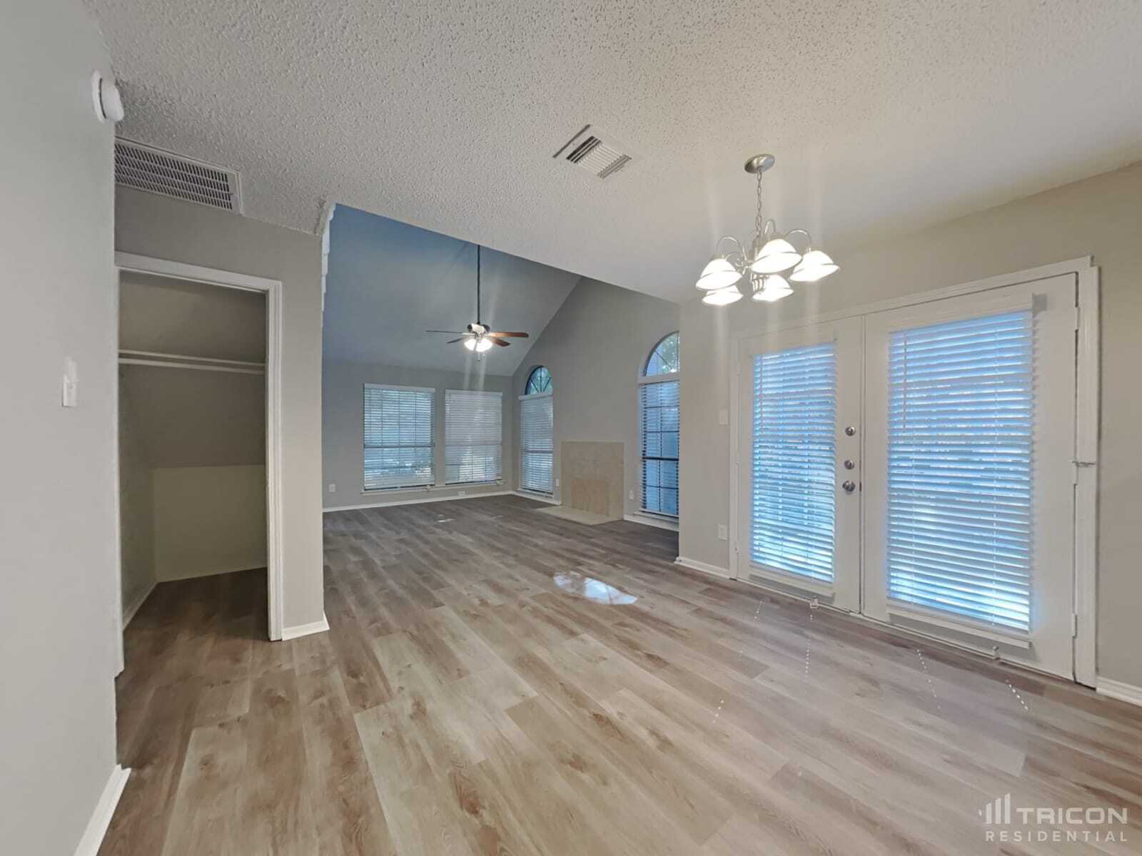 Building Photo - 561 Oxbow St
