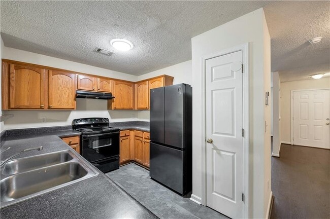 Building Photo - 950 Parkway Rd