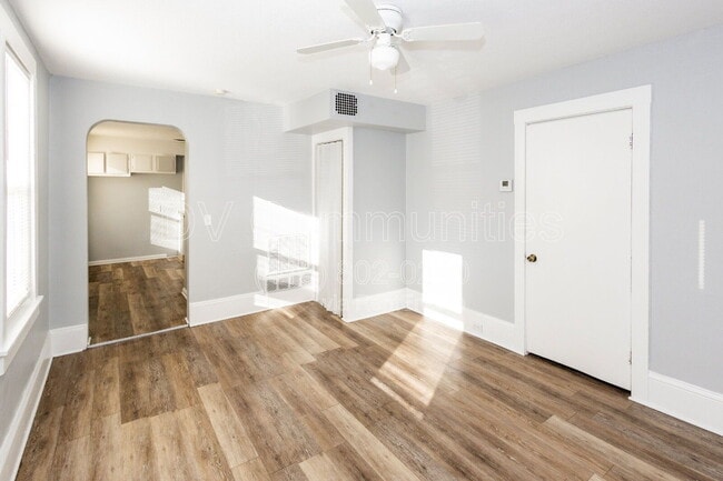 Building Photo - 3132 W 33rd St