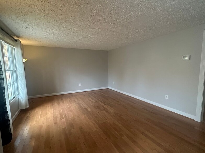 Building Photo - 804 Mason Rd