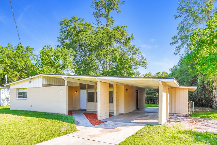 Building Photo - 7829 Dubois Dr