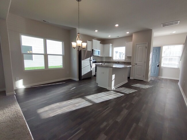 Building Photo - BRAND-NEW Townhome Located in Sanford- Min...