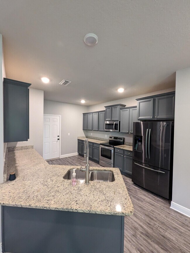Building Photo - 3565 Pearl Ct