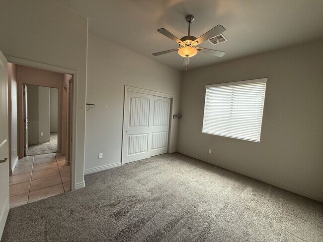 Building Photo - 4 Bedroom in Villa Chaparral!