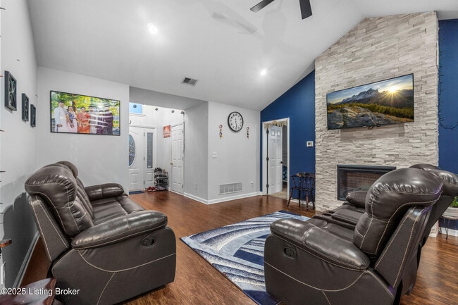 Building Photo - 175 Hannah Way