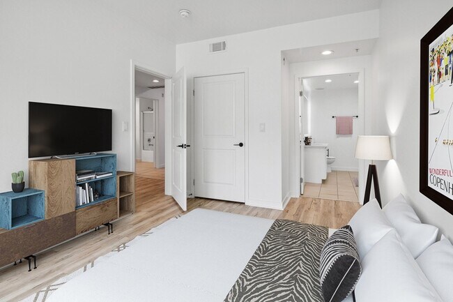 Building Photo - Arrive Seaside I & II