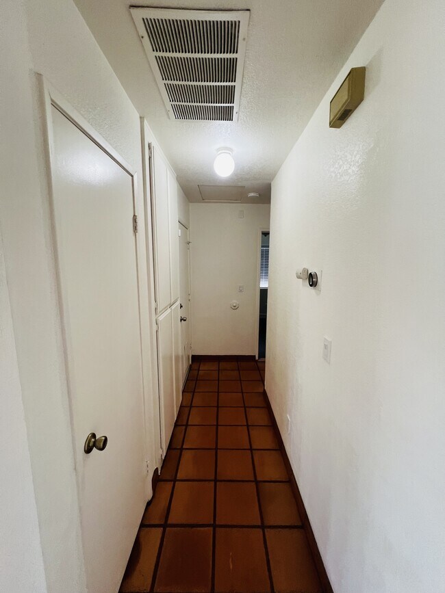 Building Photo - 15721 Shadow Mountain Ln