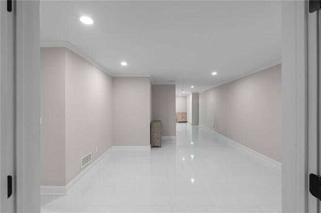 Building Photo - 980 Fenimore Cir